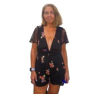 Lulus medium shorts romper Picking Wildflowers Black floral embroidery Medium